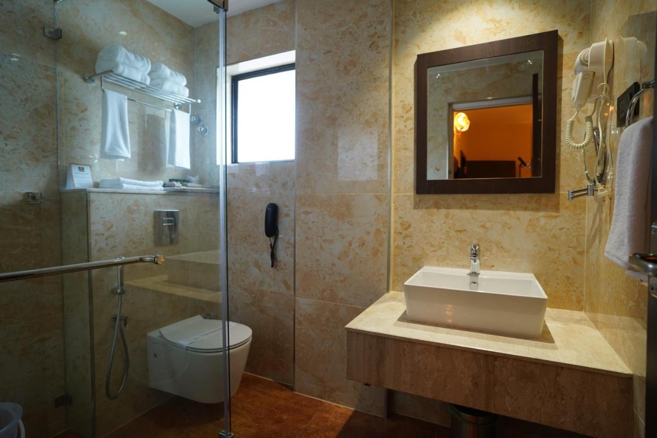 Neyyar Residency Hotel Neyyattinkara Екстериор снимка