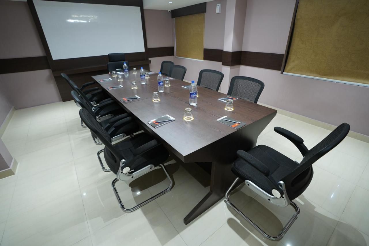 Neyyar Residency Hotel Neyyattinkara Екстериор снимка